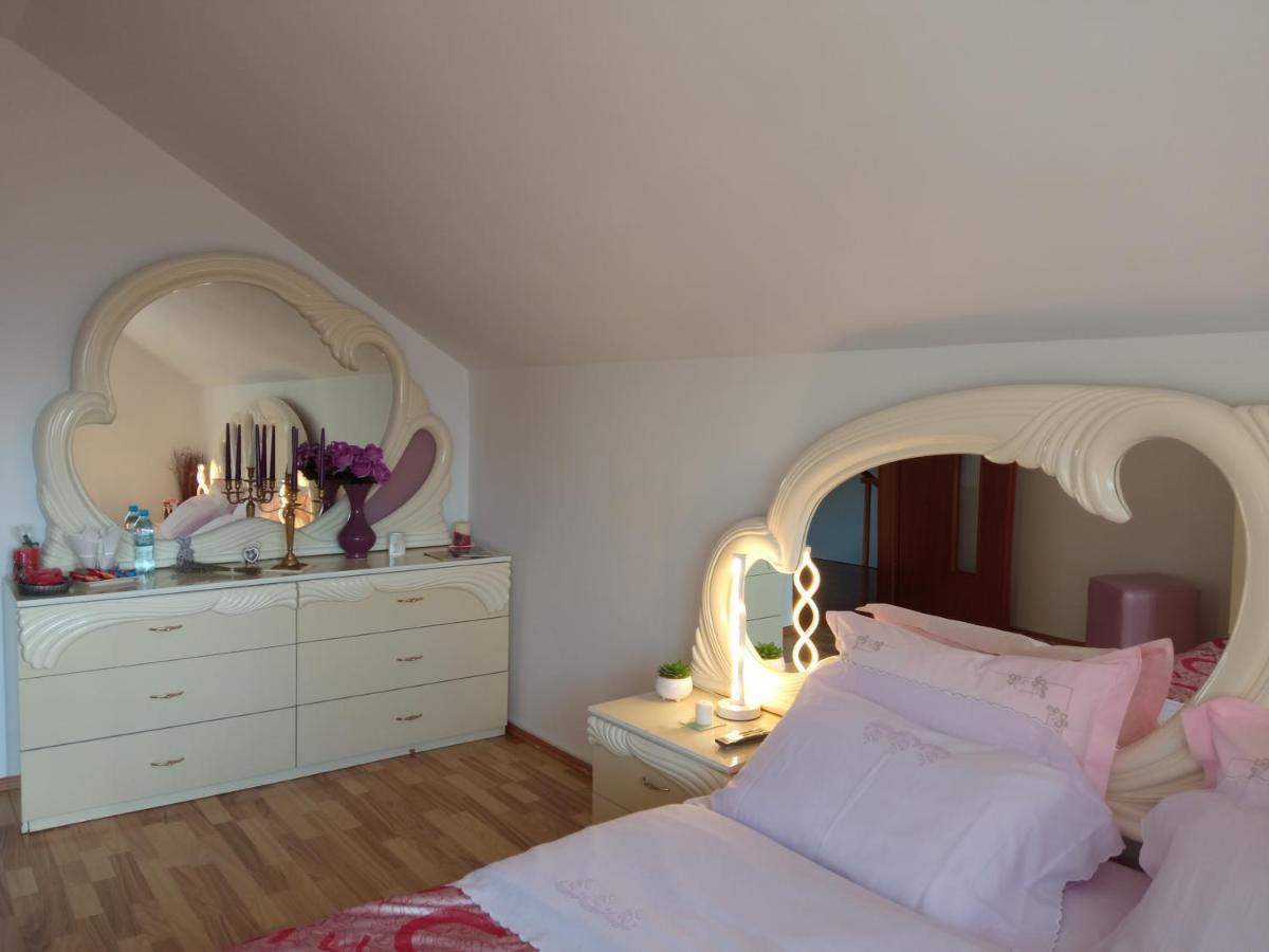 Вилла Casa Irina Пьятра-Нямц Экстерьер фото
